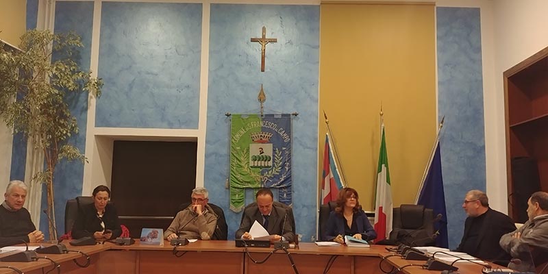 Ultimo consiglio comunale a San Francesco al Campo per il sindaco