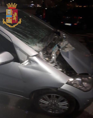 Danneggia auto con un ordigno: pizzicato dalla DIGOS