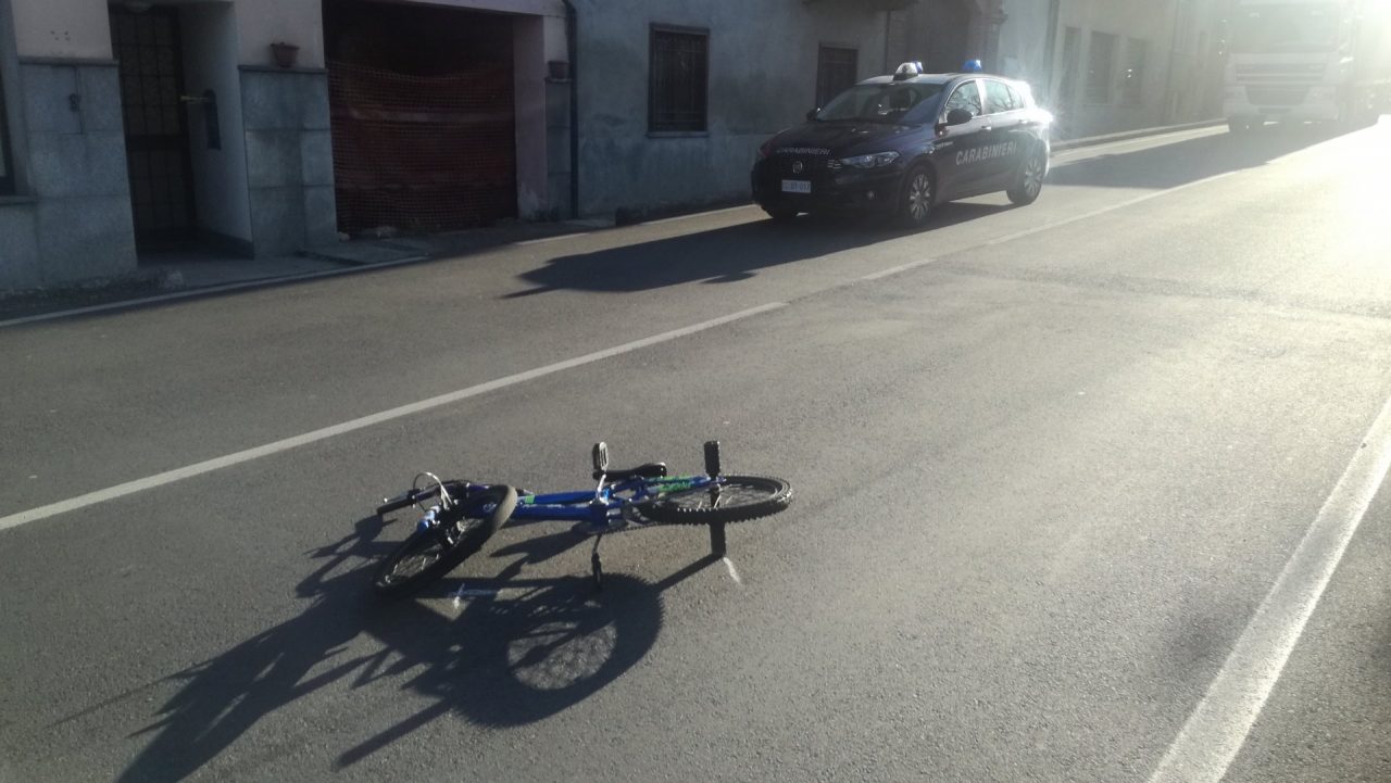 Bambino in bicicletta investito a Rivara: attimi di paura in centro