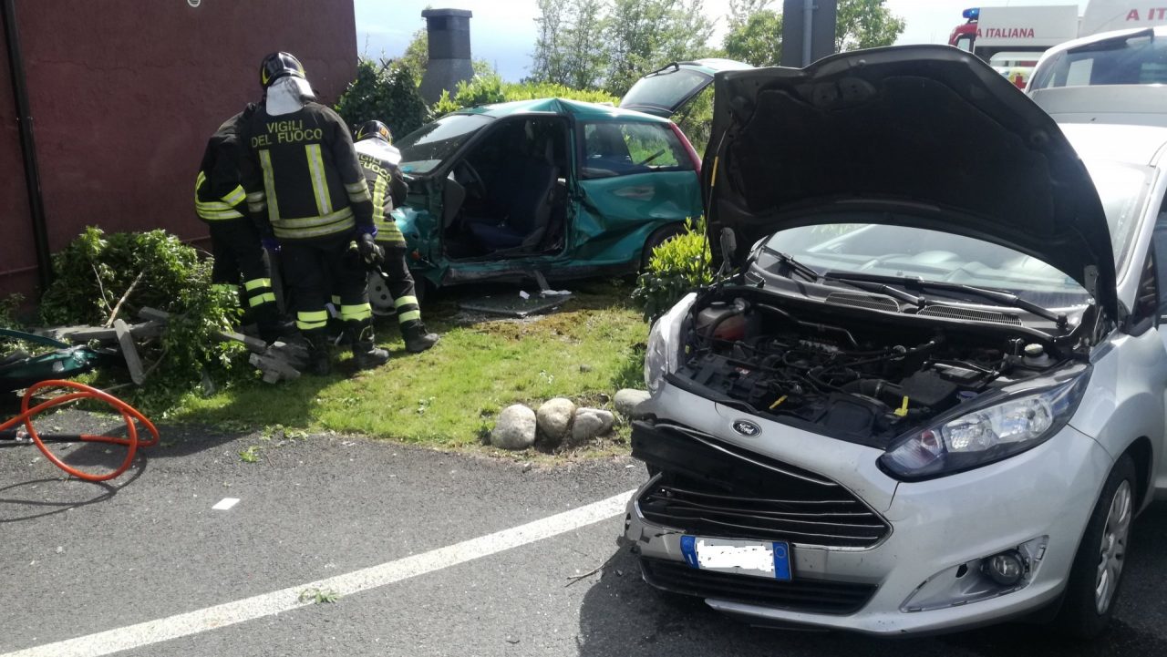 Incidente a Ozegna: due persone ferite nello scontro fra auto