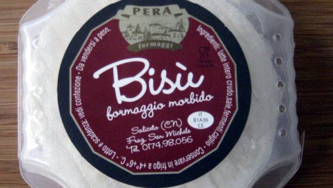 Rischio Escherichia Coli nel formaggio: ritirati tre lotti prodotti in Francia