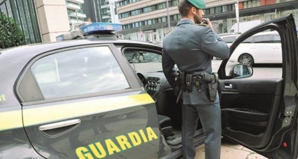 Guardia di Finanza: Ballerine in “nero” in un noto night club del torinese