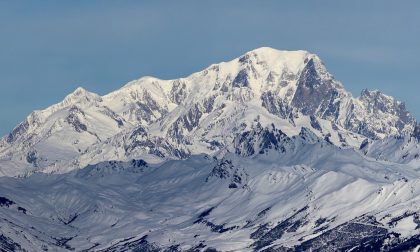 Aereo da turismo atterra a 300 metri dalla vetta del Monte Bianco