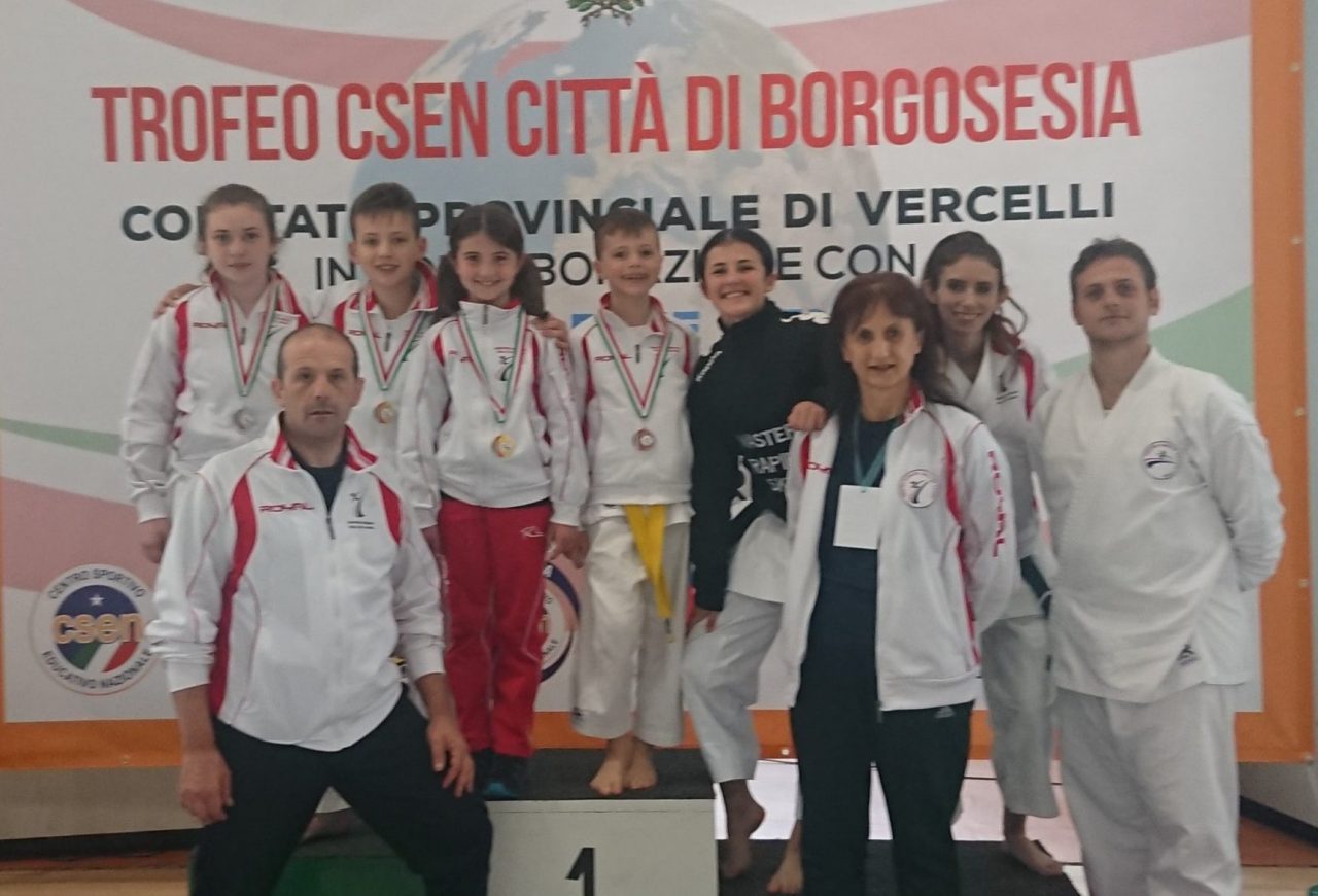 A Borgosesia il Centro Valli di Lanzo fa il pieno nel karate