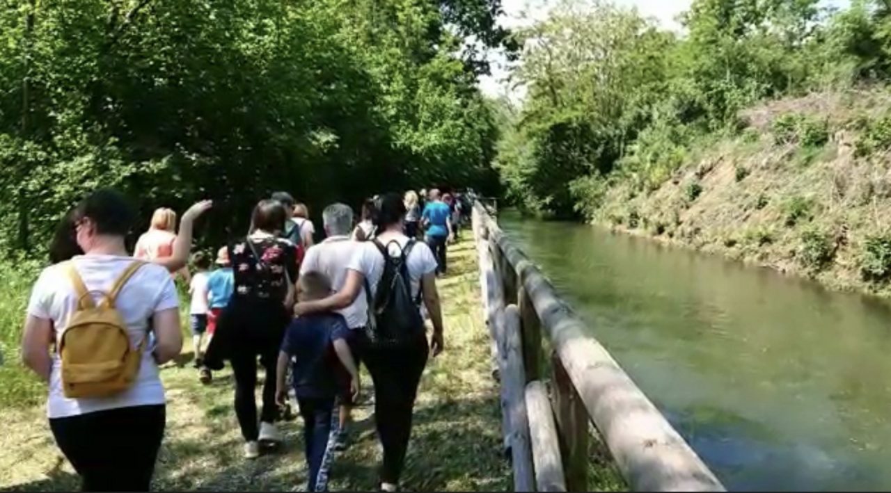 Camminare insieme ci Miglio-ra: studenti e genitori a lezione di passeggiata