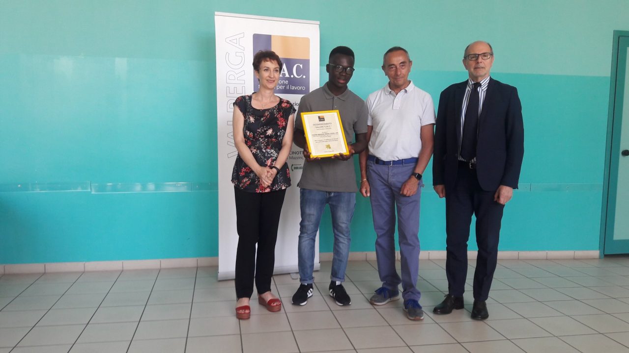 Un anno senza assenze: borsa di studio Ciac all’allievo Ismael Jon Traore