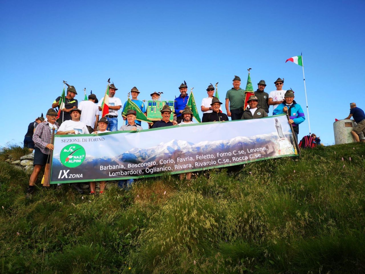 Monte Soglio: un successo il tradizionale raduno degli Alpini