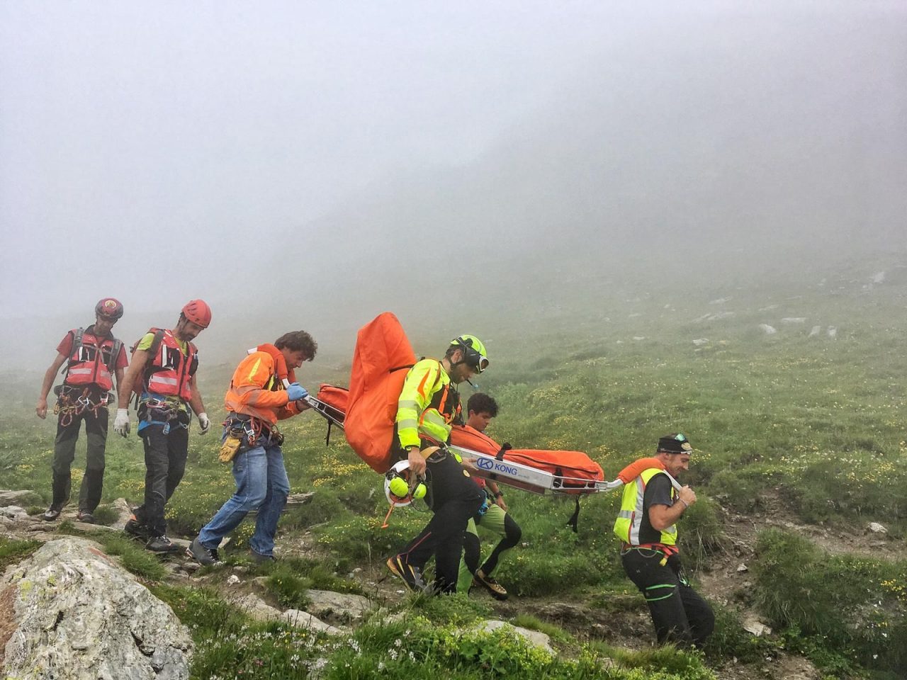 Si sente male mentre è in montagna donna soccorsa in quota