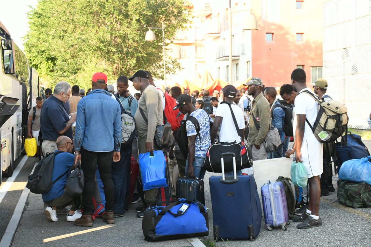 Sgombero ex Moi: 35 persone arrivano a Settimo