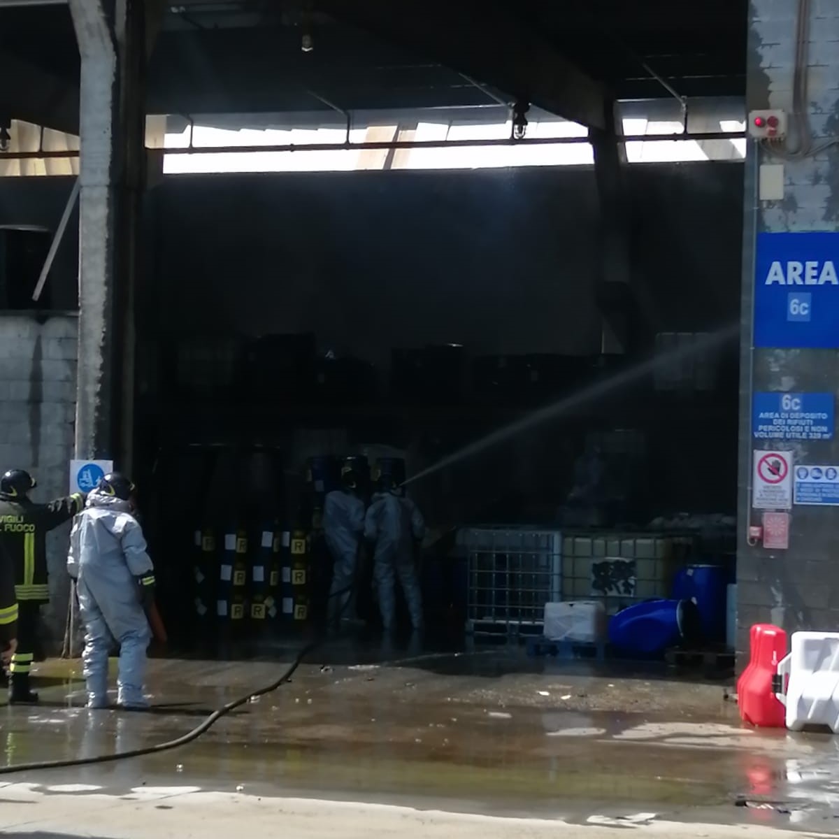 Ancora esplosioni   in azienda chimica