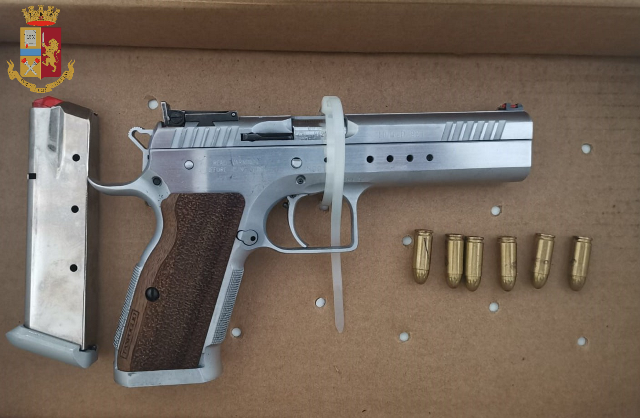 Trovate due pistole in casa di Sinti,  erano state rubate