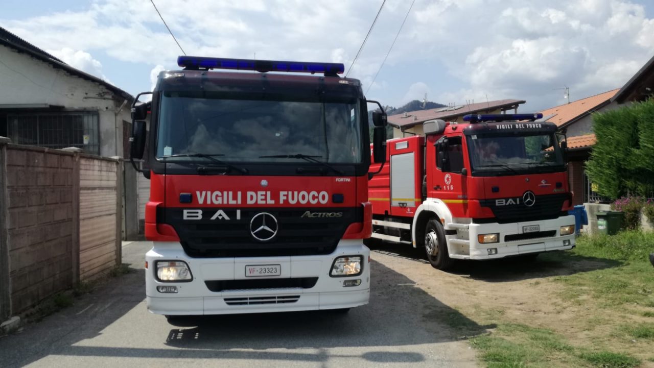Auto in fiamme in autofficina a Valperga