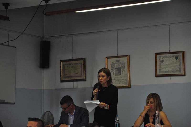 Elezioni: 800 euro di multa