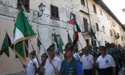 Corio, inaugurato il monumento agli Alpini (IL VIDEO DELLA CERIMONIA)