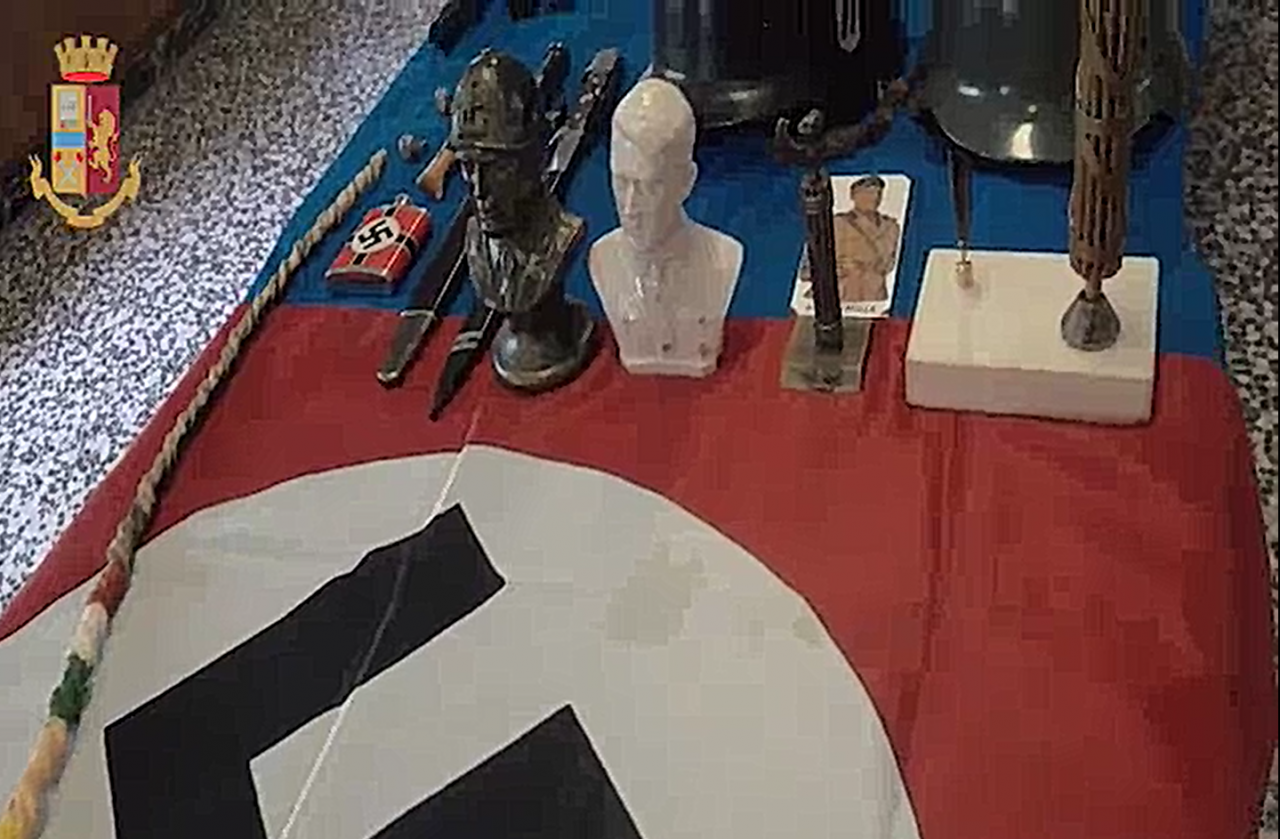 Apologia del fascismo: perquisizioni e sequestri nei locali di Rebel Firm a Ivrea