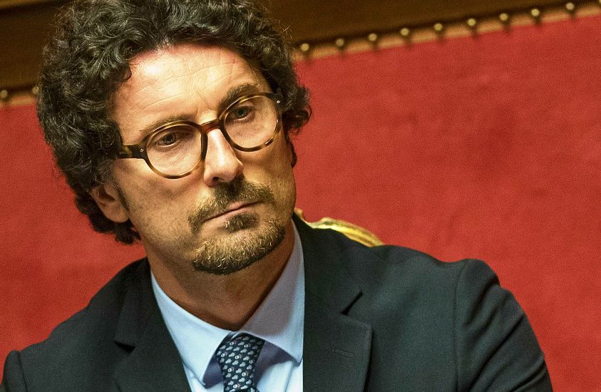 Toninelli se ne frega del Canavese. L’attacco in Consiglio metropolitano