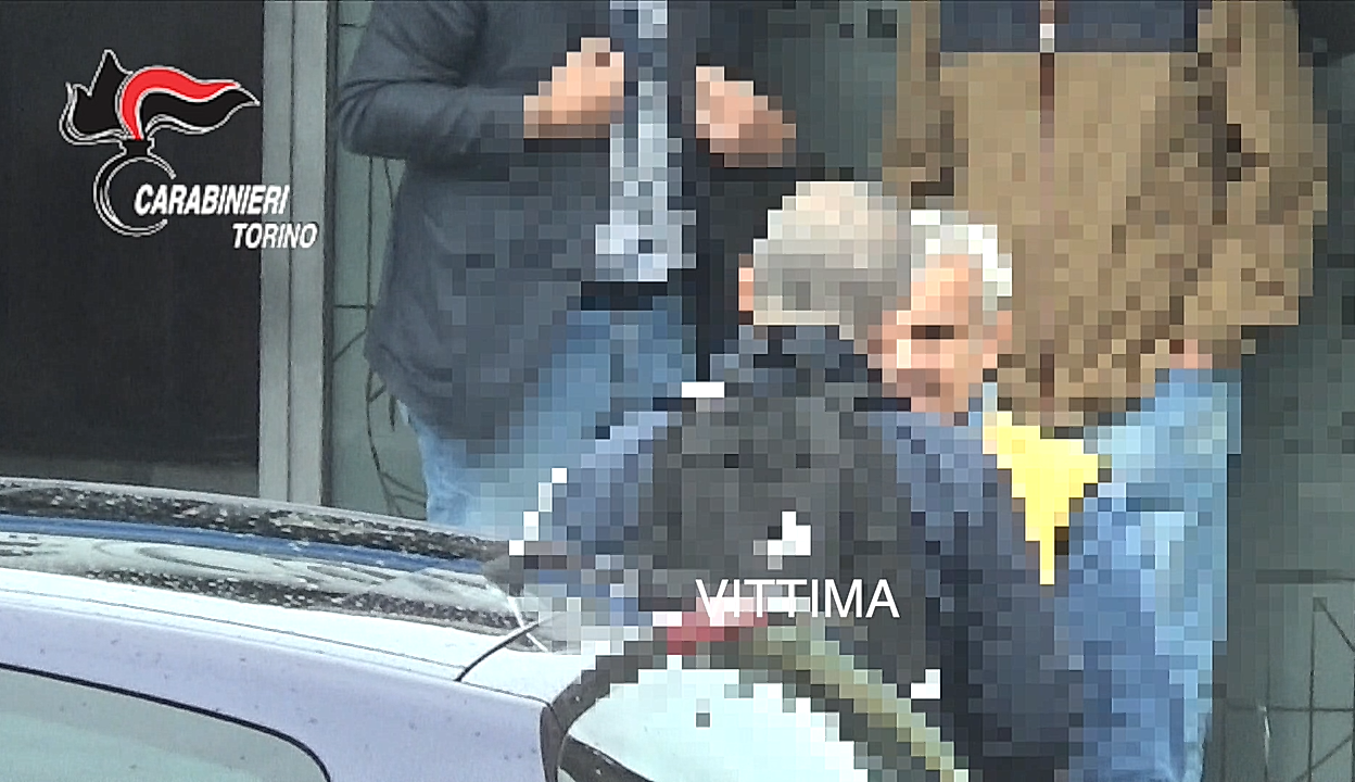Imprenditore denuncia i suoi strozzini: interessi del 300% | VIDEO