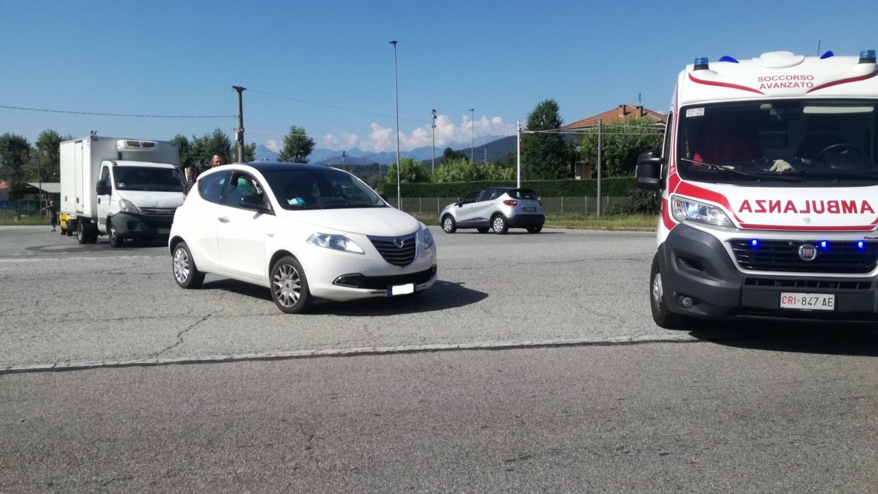 Tamponamento a Busano due le persone rimaste ferite