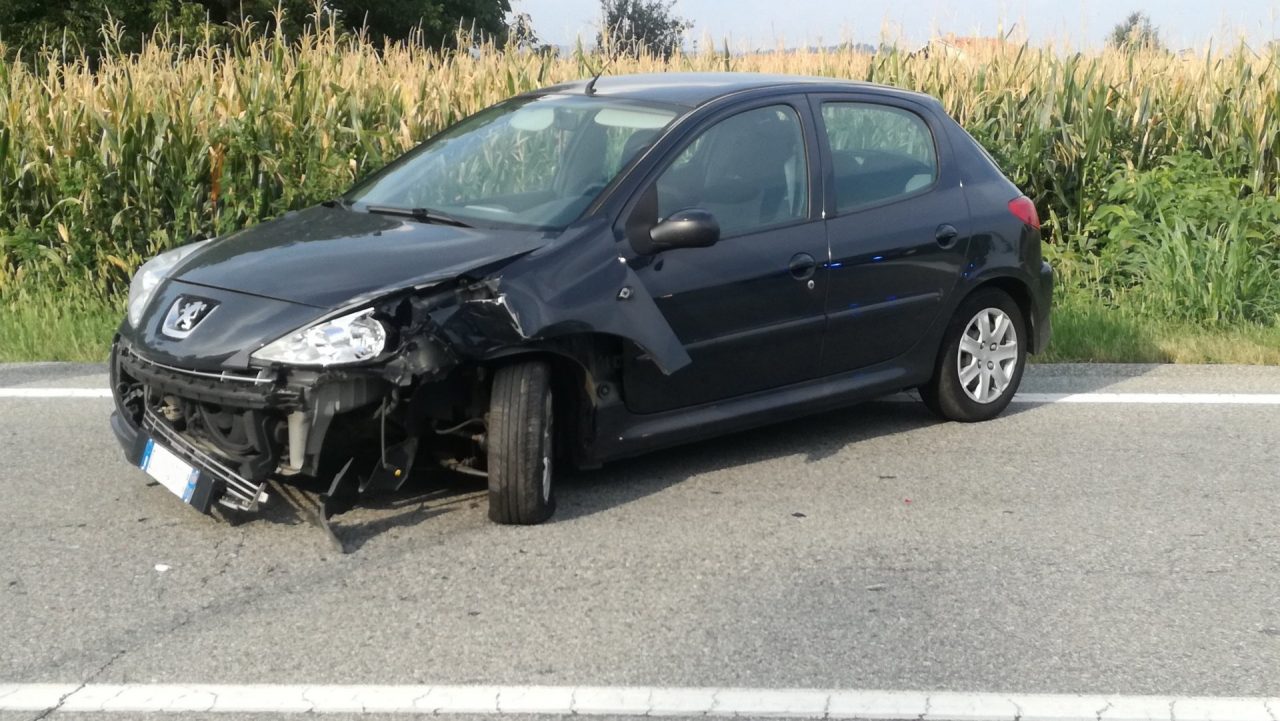 Tamponamento sulla “460”: due le auto rimaste coinvolte