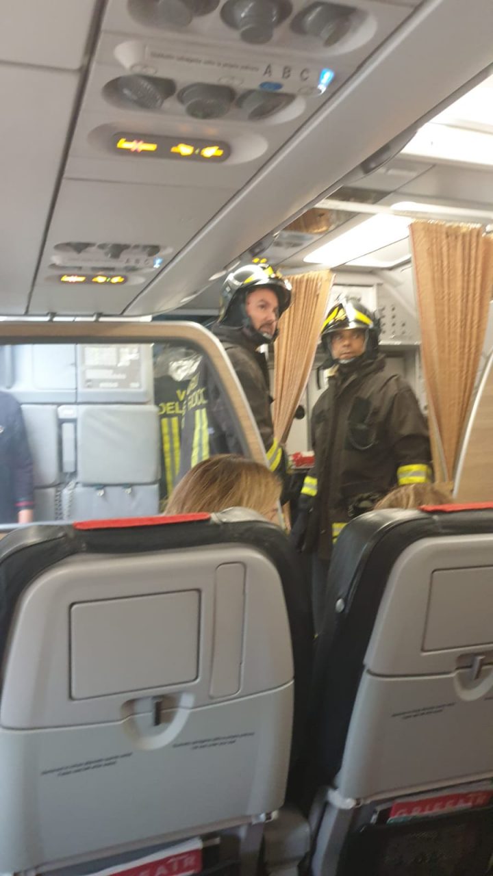 Nessuno fortunatamente è rimasto ferito.