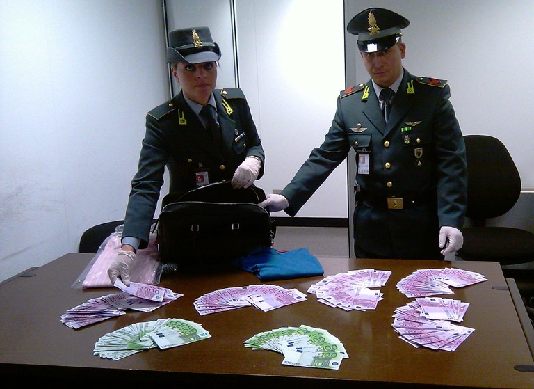 Operazione Re Mida a Caselle: denaro sottratto alle casse dello Stato