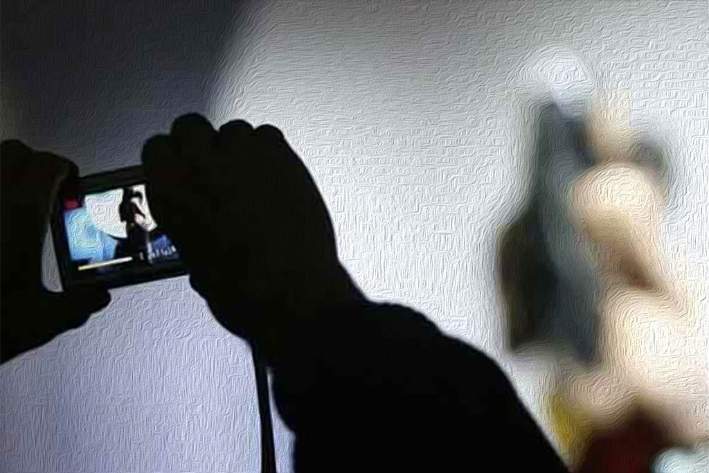 Perquisizioni in casa di ragazzini a Leini: si sospetta reato di pedopornografia