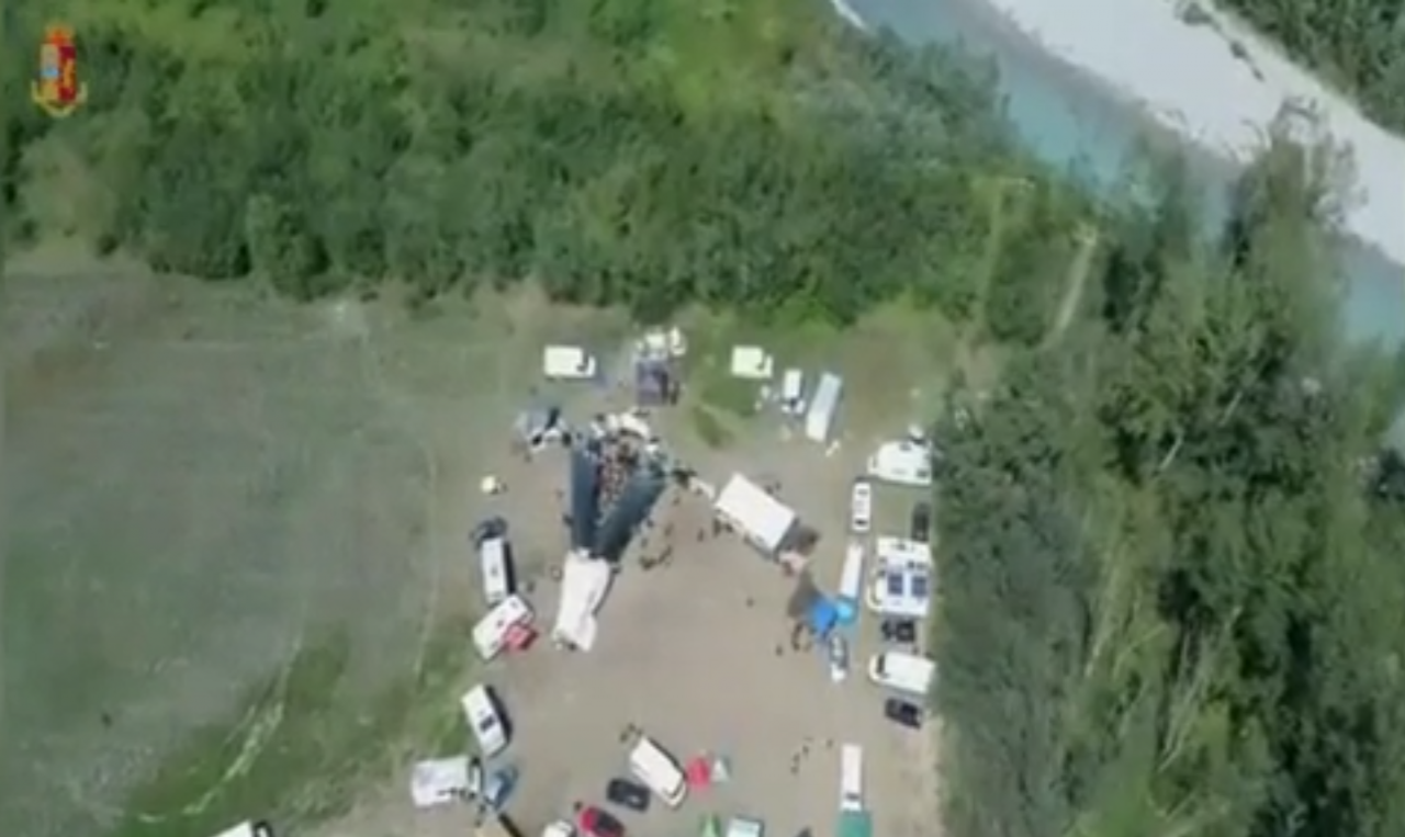 Rave party sulla Dora a Ivrea, il giudice convalida l’arresto dei cinque ragazzi