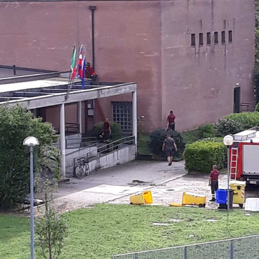 Maltempo: scuola media inagibile