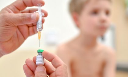 Bimbi non vaccinati "respinti" dalla materna, stasera la fiaccolata del Comitato Libera Scelta Ivrea