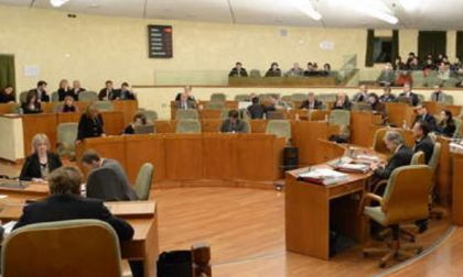 Taglio dei vitalizi, approvato dal consiglio regionale del Piemonte