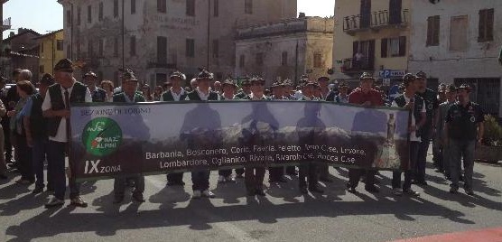 Compleanno per gli Alpini di Feletto: il gruppo festeggia i 50 anni