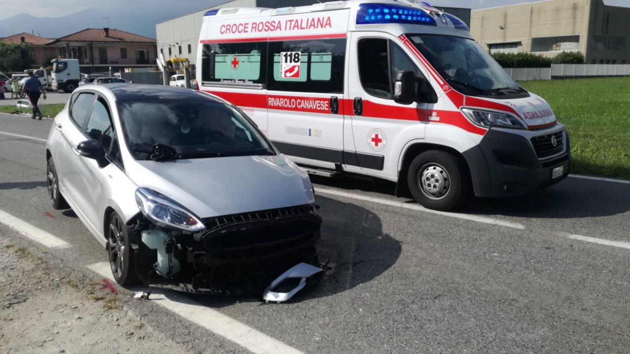 Incidente tra Favria e Busano, due auto coinvolte | FOTO