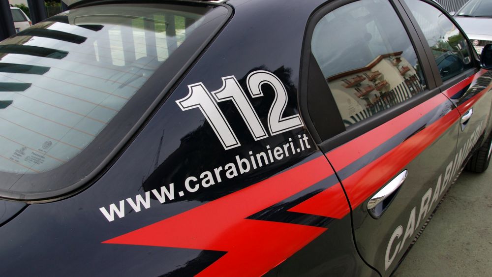 Muri imbrattati per noia, baby vandali denunciati nell’Eporediese