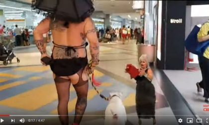 Si traveste da Drag Queen e crea scompiglio al centro commerciale | VIDEO