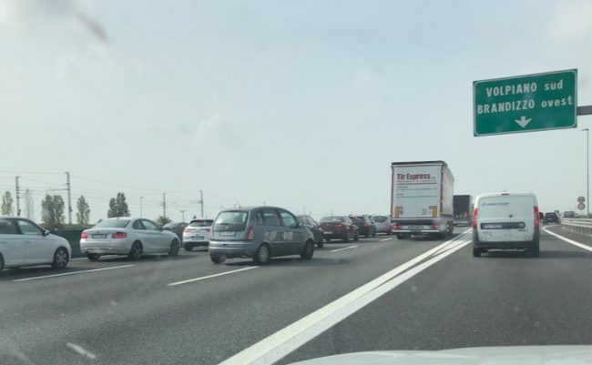 Incidente sulla A4: traffico bloccato dopo l’uscita Volpiano Sud