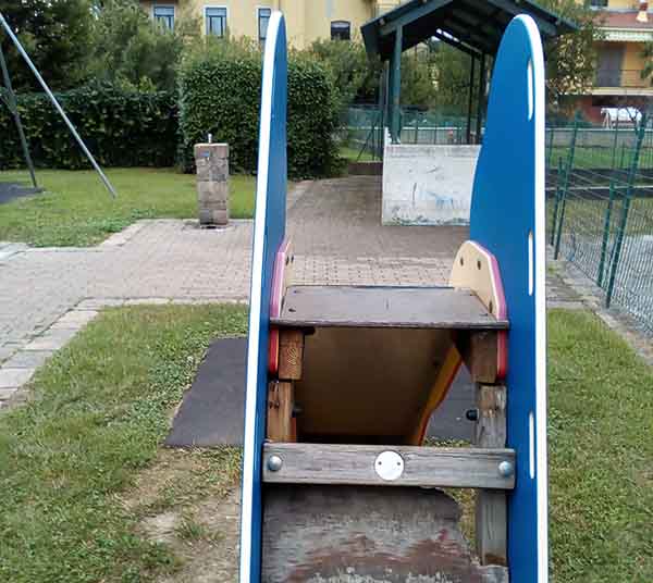 Sos: manutenzione parcogiochi