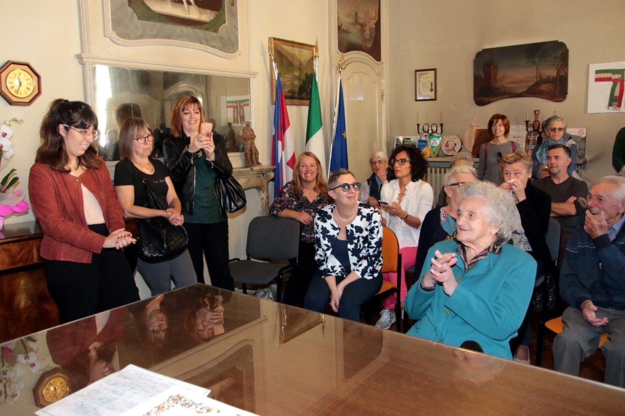 I cento anni di Maria Agnese festeggiati in Comune a Pont