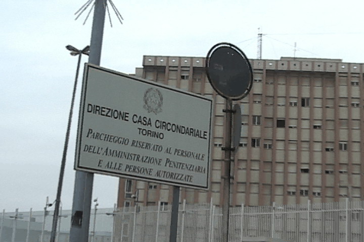 Incendio nel carcere Le Vallette, 3 agenti salvano i detenuti