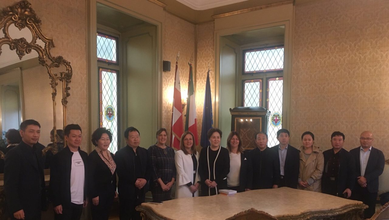 Imprenditori cinesi in visita a Ivrea