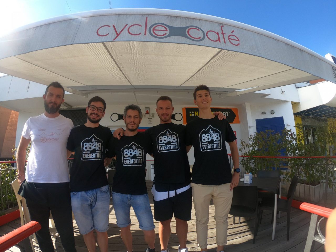 Scalano l’Everest in Canavese: impresa di 4 ciclisti canavesani