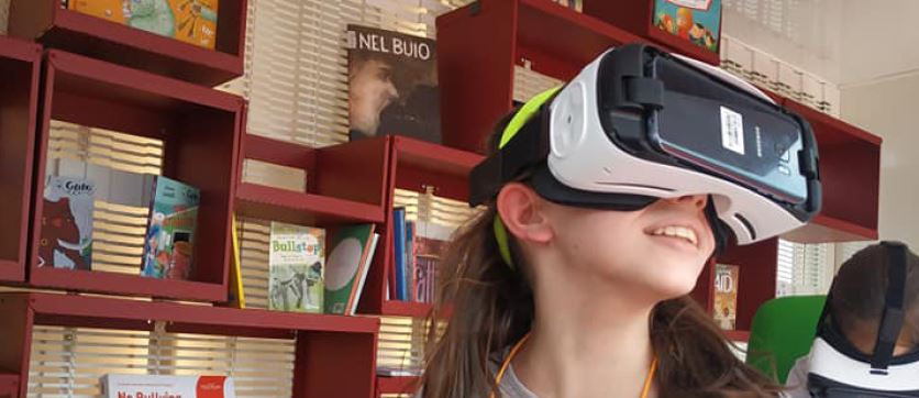 Lezione con i visori nell’aula virtuale