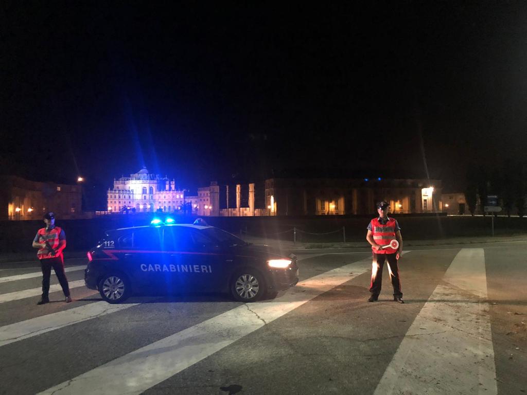 Droga a domicilio con contachilometri, arrestata famiglia di spacciatori | VIDEO