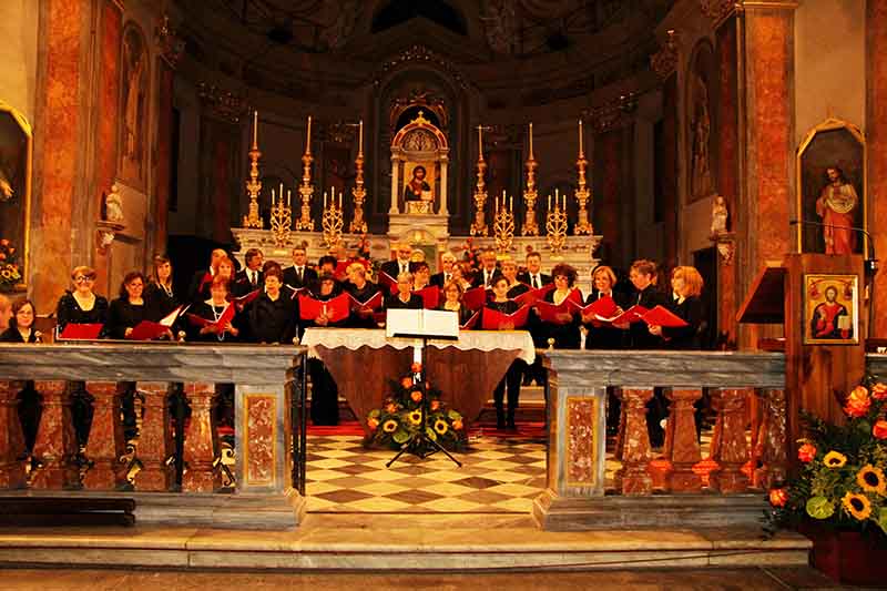 La Corale in ricordo di padre Giacomo