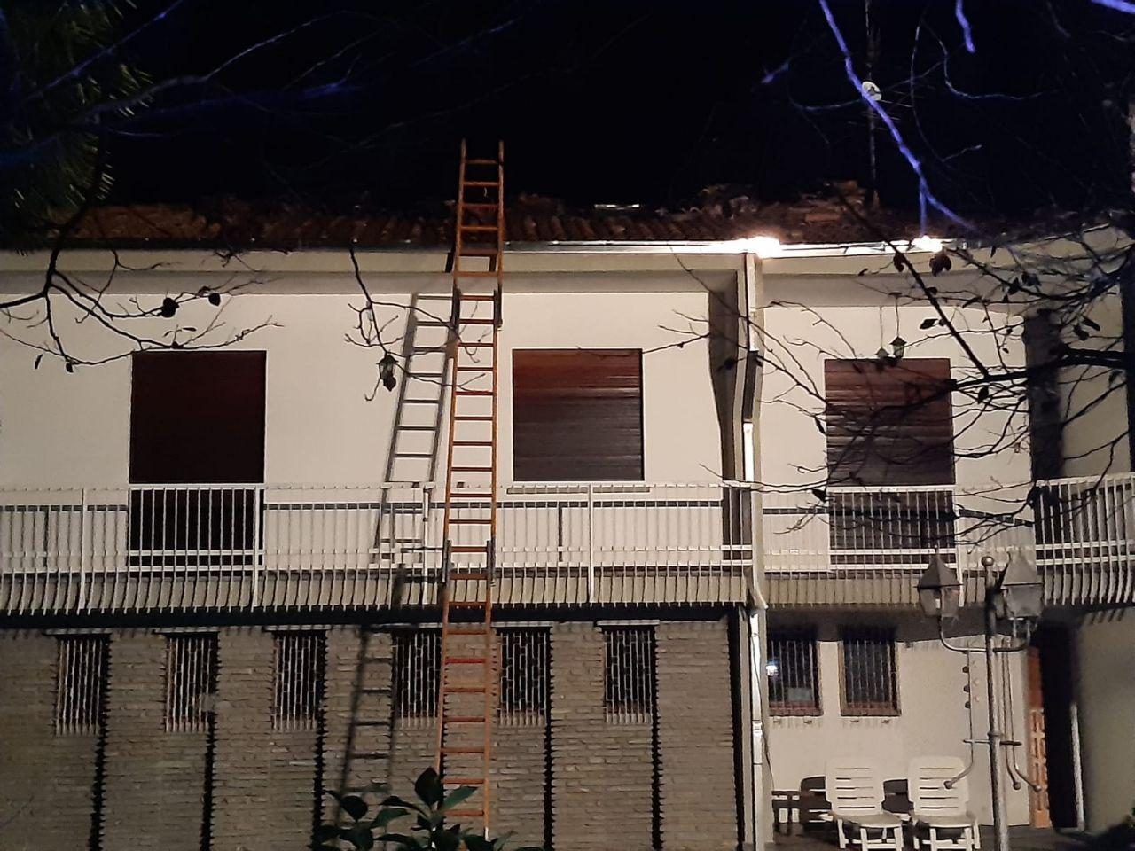 Incendio a Sparone nella notte: nessun ferito