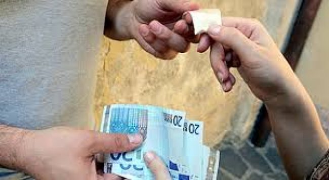Spaccio di sostanze stupefacenti, due arresti a Torino