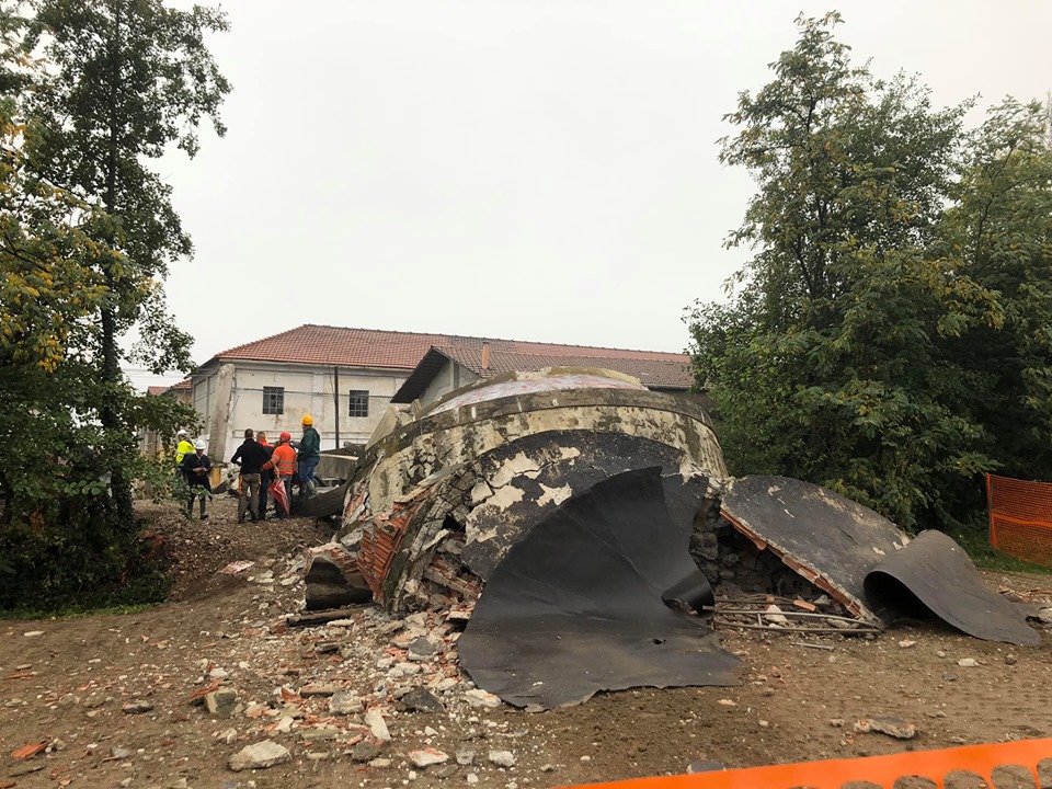 Ciriè: un’esplosione per abbattere la torre dell’ex Ipca (IL VIDEO)