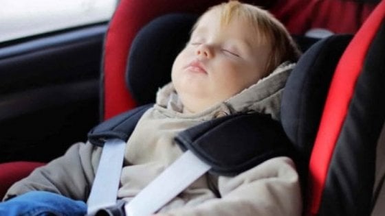 Seggiolini anti-abbadono, il Codacons: “E’ caos più totale”