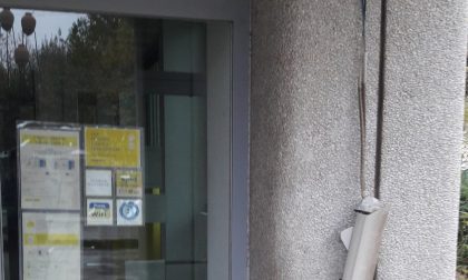 Castellamonte: Raid vandalico, sfasciata la telecamera dell'Ufficio Postale