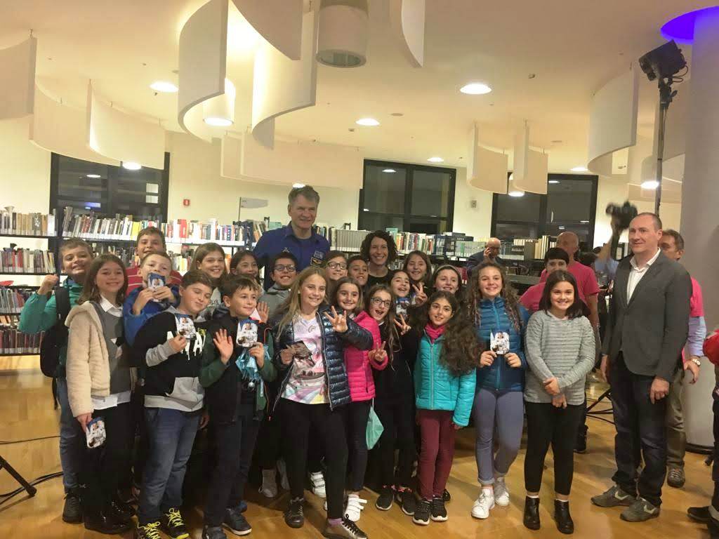 Gli alunni della scuola Primaria di Busano a lezione con l’astronauta Paolo Nespoli