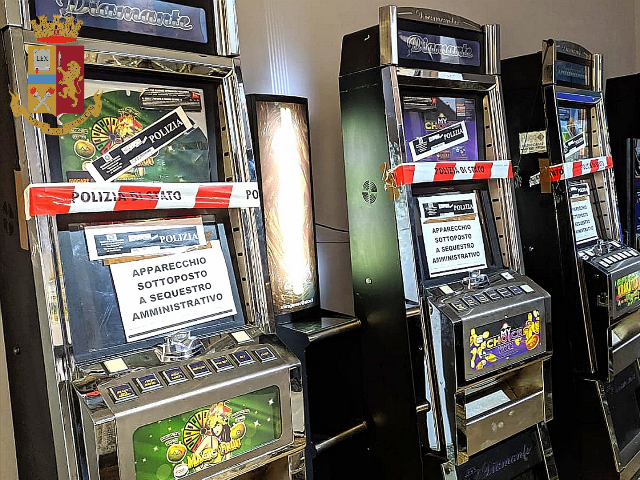 Controlli della polizia e dell’Asl, due locali multati